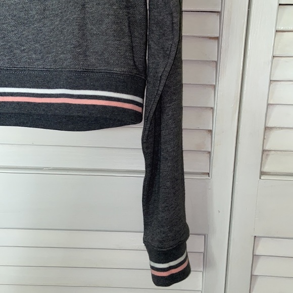 Cropped Pullover - Picture 4 of 7